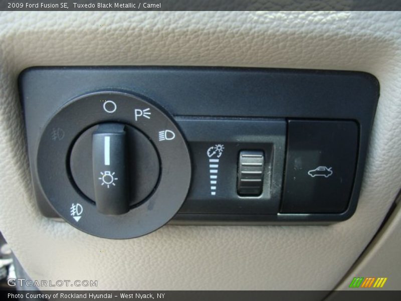 Tuxedo Black Metallic / Camel 2009 Ford Fusion SE