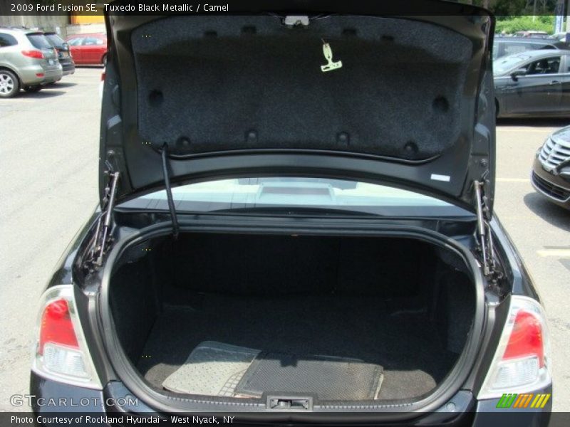 Tuxedo Black Metallic / Camel 2009 Ford Fusion SE