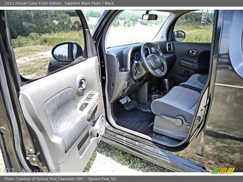 Sapphire Black Pearl / Black 2011 Nissan Cube Krom Edition