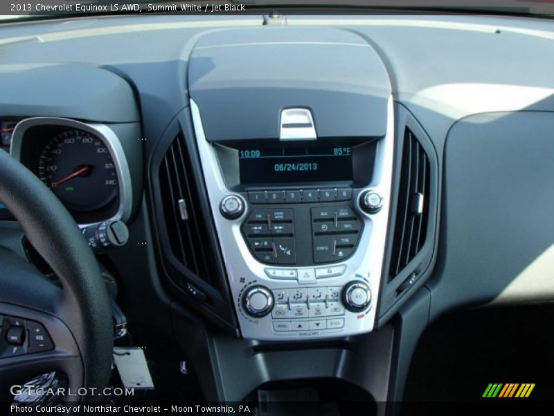 Summit White / Jet Black 2013 Chevrolet Equinox LS AWD