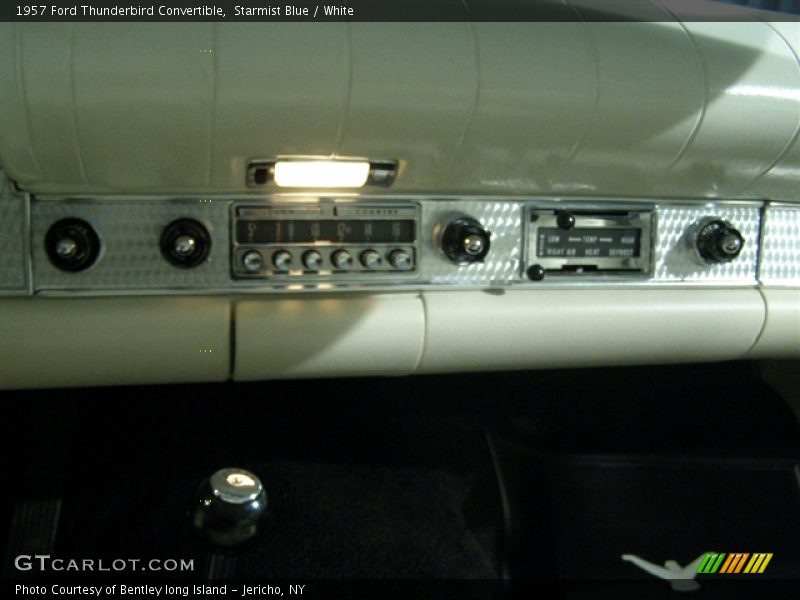 1957 Ford Thunderbird Power Blue / White, Center Console - 1957 Ford Thunderbird Convertible