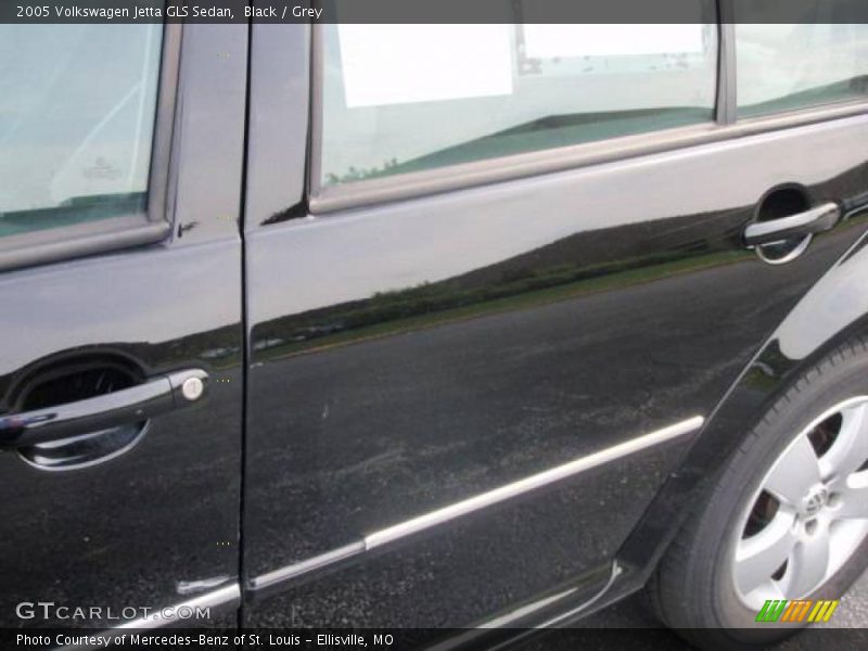 Black / Grey 2005 Volkswagen Jetta GLS Sedan