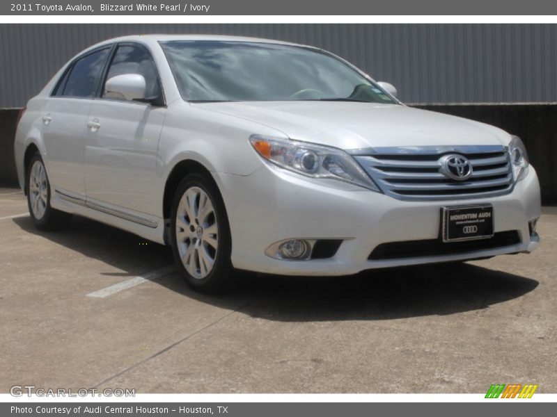 Blizzard White Pearl / Ivory 2011 Toyota Avalon