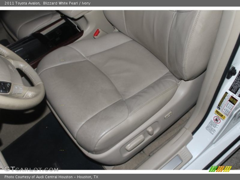 Blizzard White Pearl / Ivory 2011 Toyota Avalon