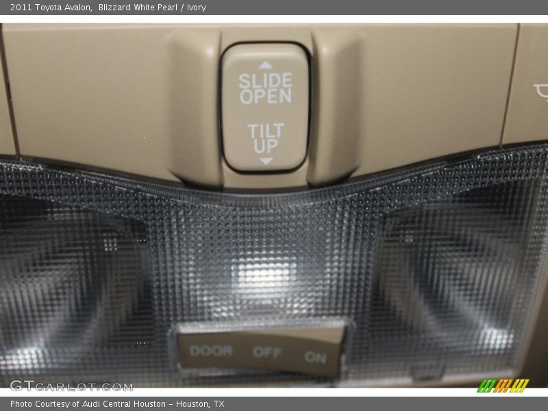 Blizzard White Pearl / Ivory 2011 Toyota Avalon