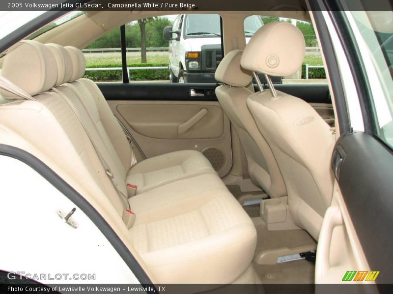 Campanella White / Pure Beige 2005 Volkswagen Jetta GL Sedan