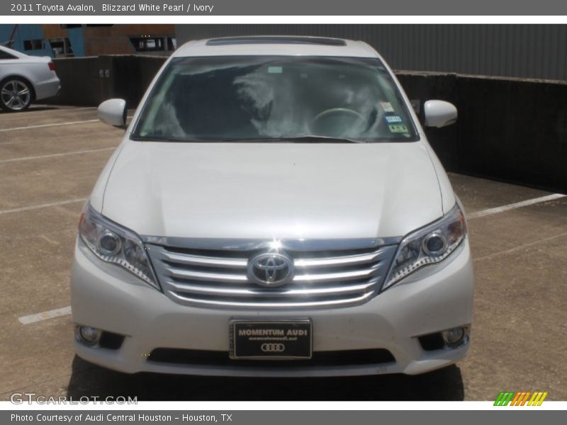 Blizzard White Pearl / Ivory 2011 Toyota Avalon