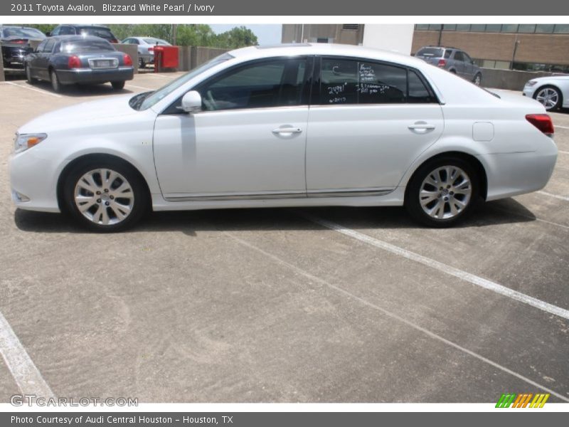 Blizzard White Pearl / Ivory 2011 Toyota Avalon
