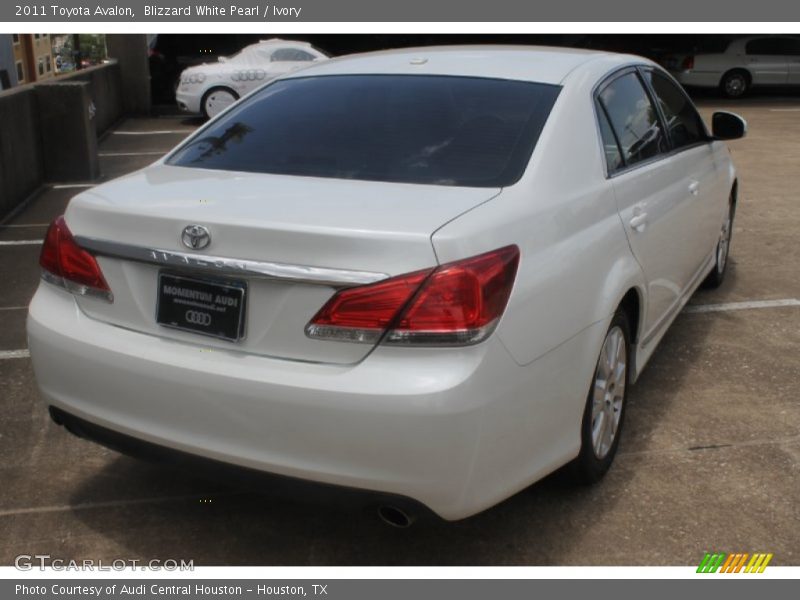 Blizzard White Pearl / Ivory 2011 Toyota Avalon