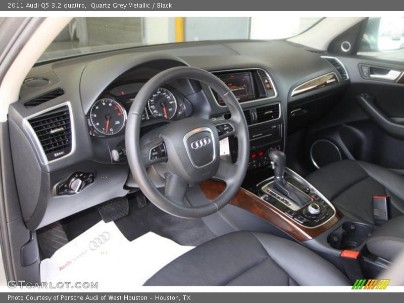 Quartz Grey Metallic / Black 2011 Audi Q5 3.2 quattro
