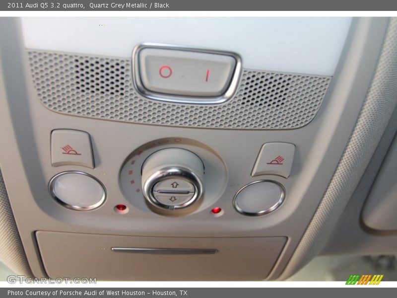 Quartz Grey Metallic / Black 2011 Audi Q5 3.2 quattro