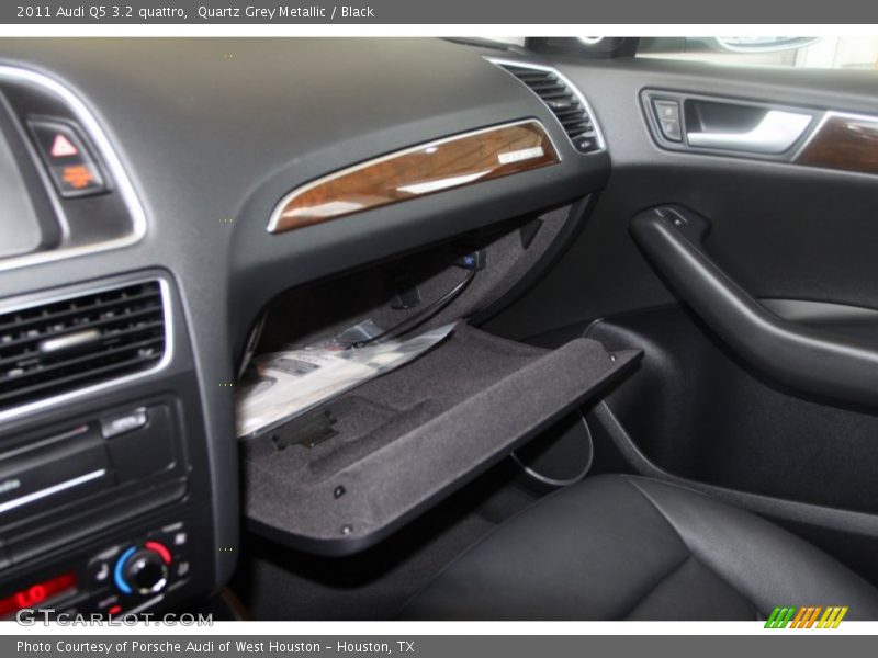 Quartz Grey Metallic / Black 2011 Audi Q5 3.2 quattro