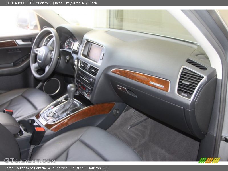 Quartz Grey Metallic / Black 2011 Audi Q5 3.2 quattro