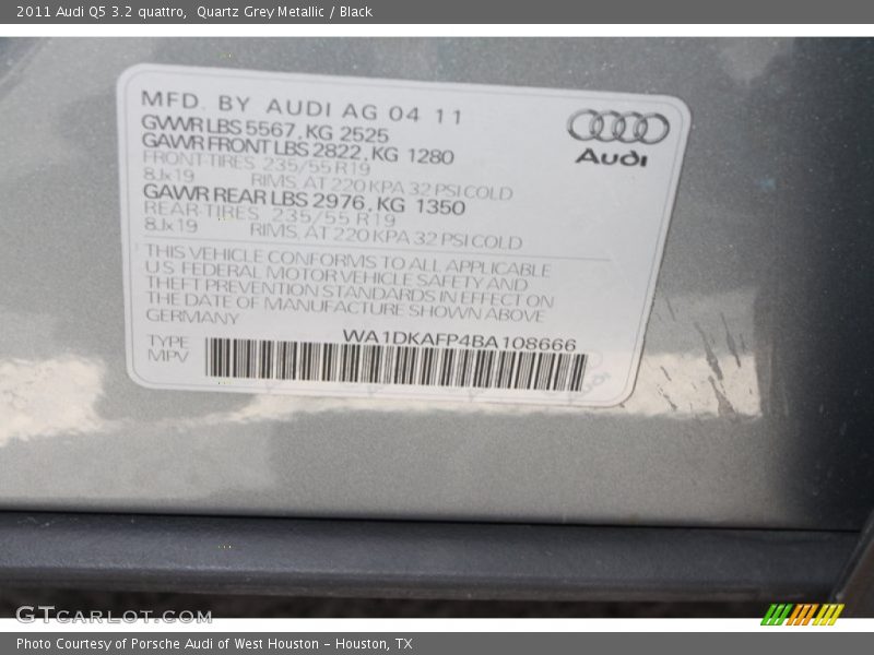 Quartz Grey Metallic / Black 2011 Audi Q5 3.2 quattro