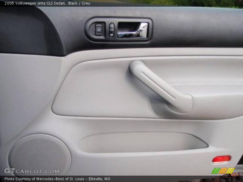 Black / Grey 2005 Volkswagen Jetta GLS Sedan