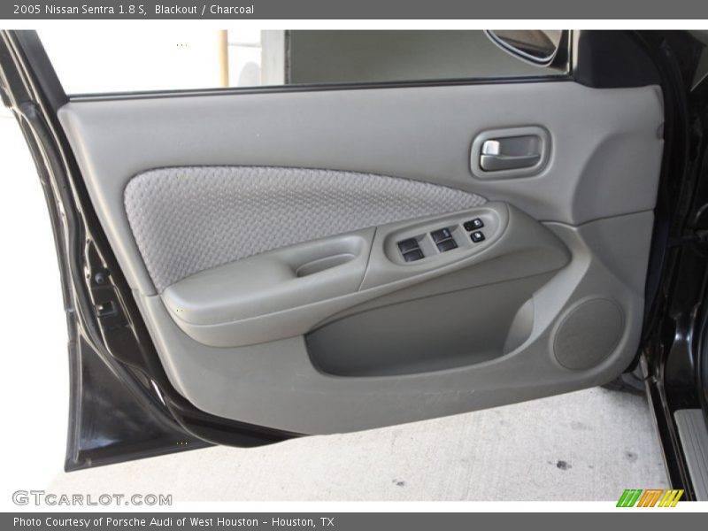 Blackout / Charcoal 2005 Nissan Sentra 1.8 S