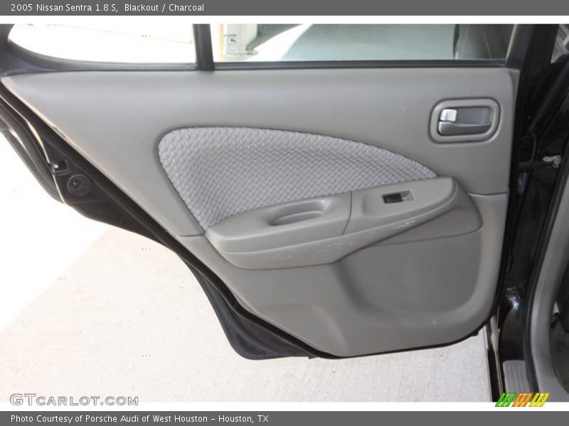 Blackout / Charcoal 2005 Nissan Sentra 1.8 S