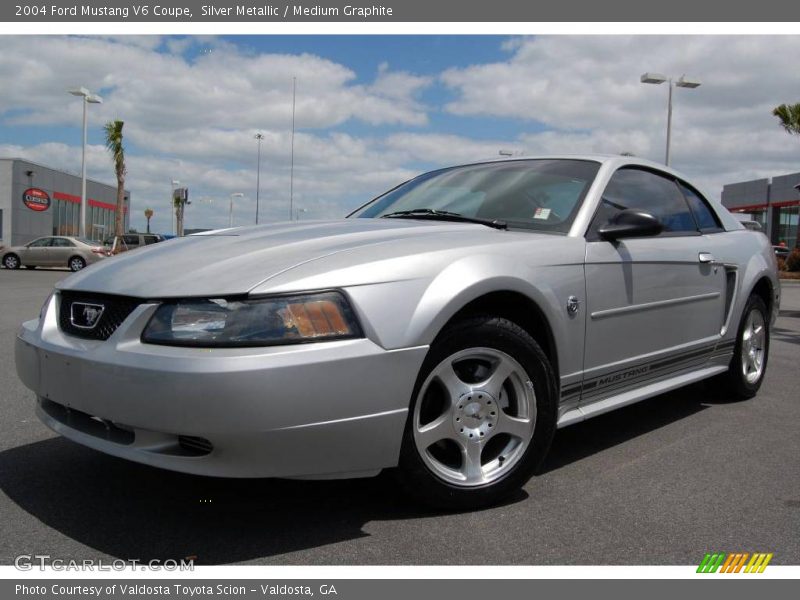 Silver Metallic / Medium Graphite 2004 Ford Mustang V6 Coupe