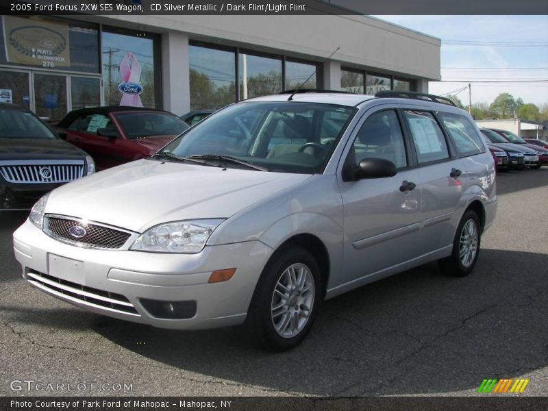 CD Silver Metallic / Dark Flint/Light Flint 2005 Ford Focus ZXW SES Wagon