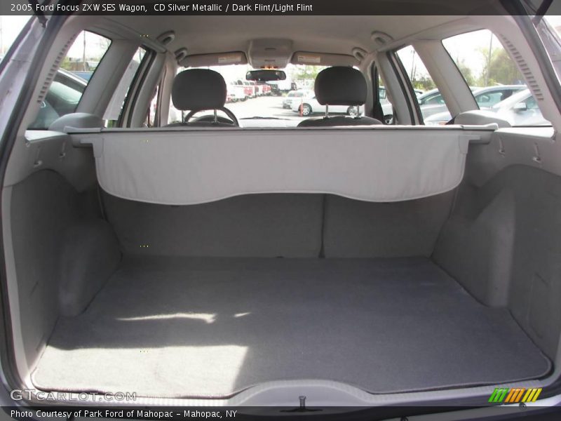 CD Silver Metallic / Dark Flint/Light Flint 2005 Ford Focus ZXW SES Wagon