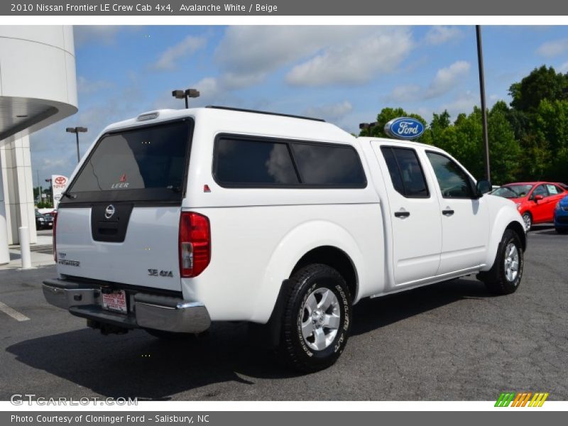 Avalanche White / Beige 2010 Nissan Frontier LE Crew Cab 4x4