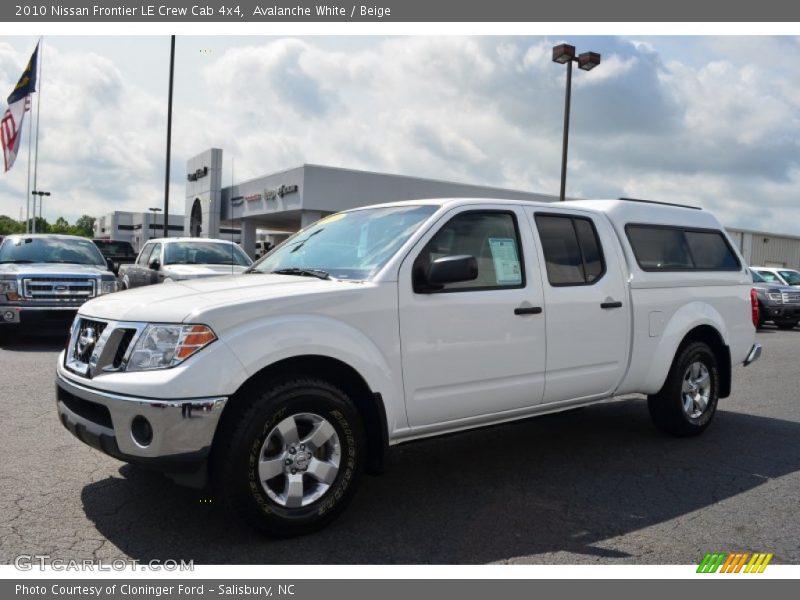 Avalanche White / Beige 2010 Nissan Frontier LE Crew Cab 4x4