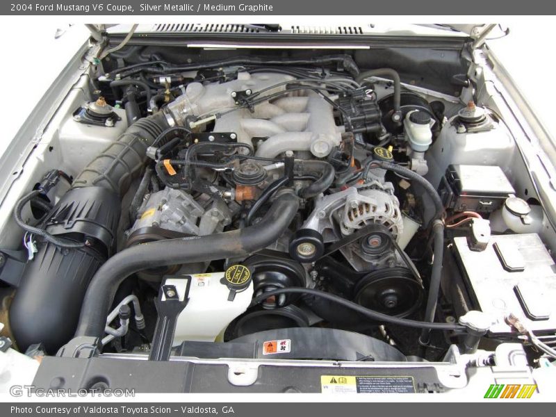 Silver Metallic / Medium Graphite 2004 Ford Mustang V6 Coupe