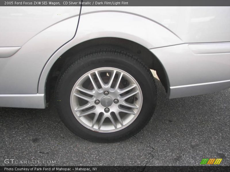 CD Silver Metallic / Dark Flint/Light Flint 2005 Ford Focus ZXW SES Wagon