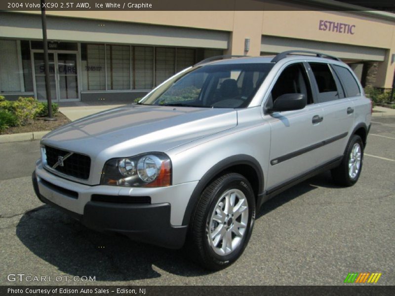 Ice White / Graphite 2004 Volvo XC90 2.5T AWD