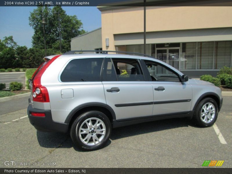 Ice White / Graphite 2004 Volvo XC90 2.5T AWD