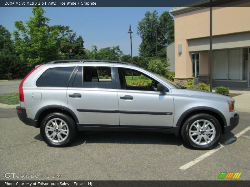 Ice White / Graphite 2004 Volvo XC90 2.5T AWD