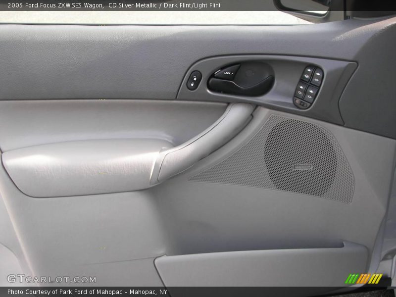 CD Silver Metallic / Dark Flint/Light Flint 2005 Ford Focus ZXW SES Wagon