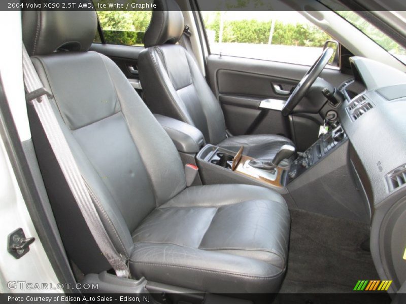 Ice White / Graphite 2004 Volvo XC90 2.5T AWD