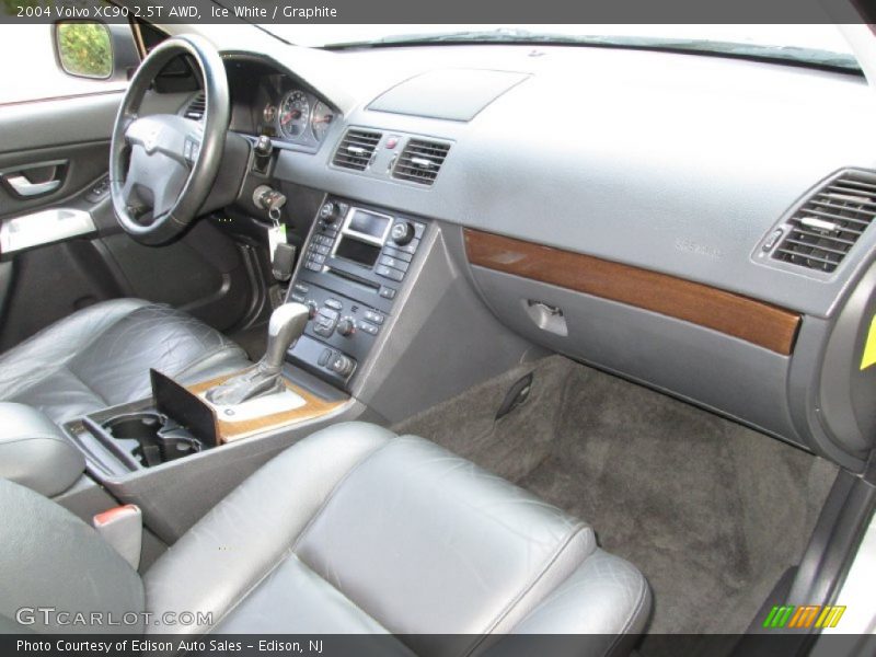 Ice White / Graphite 2004 Volvo XC90 2.5T AWD