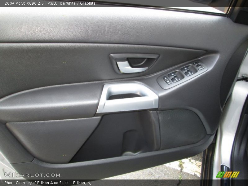 Ice White / Graphite 2004 Volvo XC90 2.5T AWD