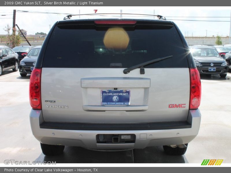 Silver Birch Metallic / Light Titanium 2009 GMC Yukon SLT