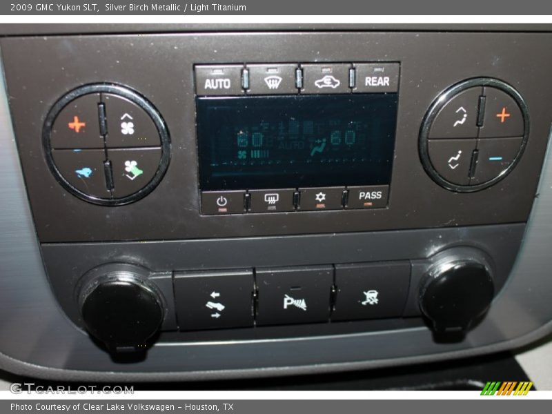 Silver Birch Metallic / Light Titanium 2009 GMC Yukon SLT