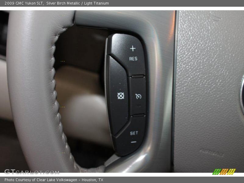 Silver Birch Metallic / Light Titanium 2009 GMC Yukon SLT