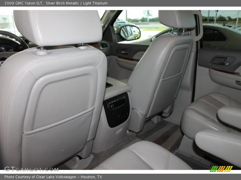 Silver Birch Metallic / Light Titanium 2009 GMC Yukon SLT