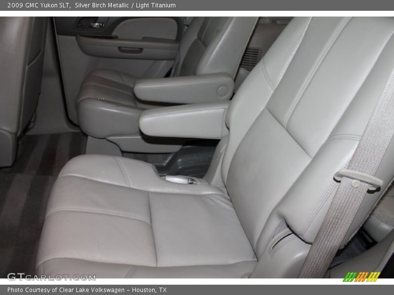 Silver Birch Metallic / Light Titanium 2009 GMC Yukon SLT