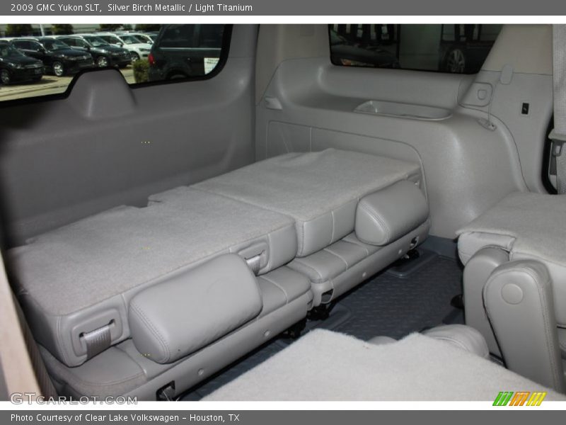 Silver Birch Metallic / Light Titanium 2009 GMC Yukon SLT