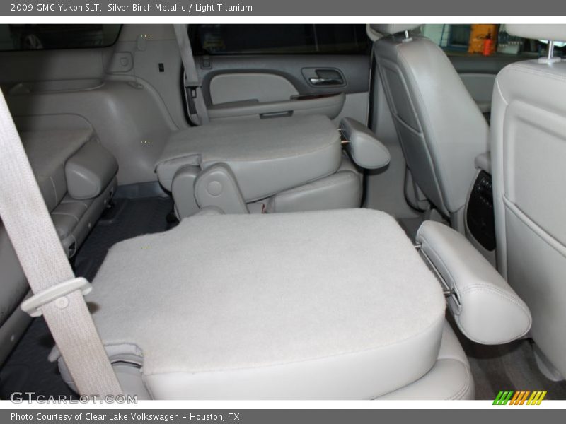 Silver Birch Metallic / Light Titanium 2009 GMC Yukon SLT