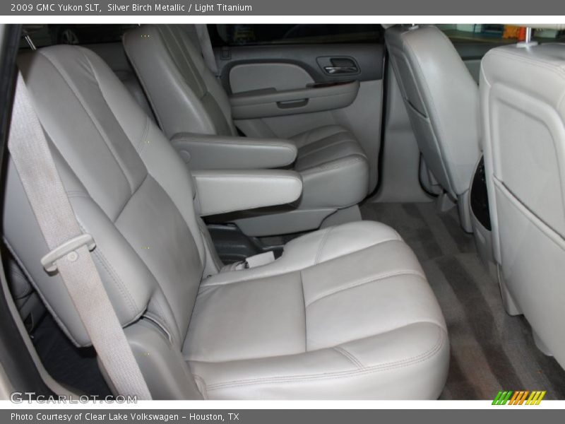 Silver Birch Metallic / Light Titanium 2009 GMC Yukon SLT