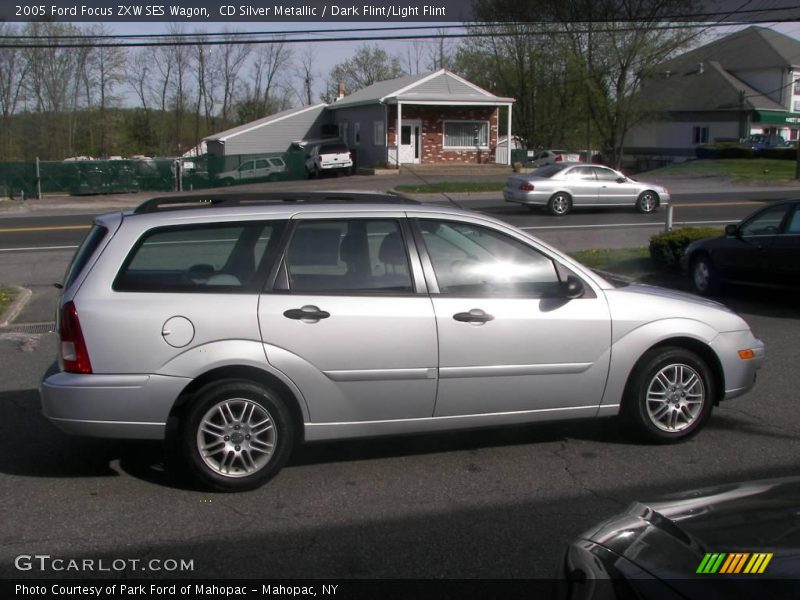 CD Silver Metallic / Dark Flint/Light Flint 2005 Ford Focus ZXW SES Wagon