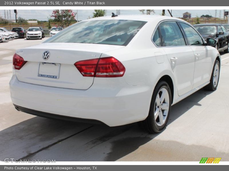 Candy White / Titan Black 2012 Volkswagen Passat 2.5L SE