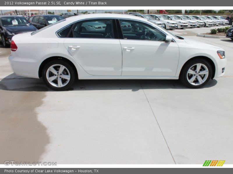 Candy White / Titan Black 2012 Volkswagen Passat 2.5L SE