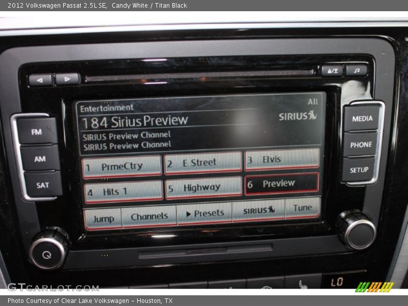 Candy White / Titan Black 2012 Volkswagen Passat 2.5L SE