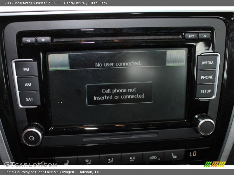 Candy White / Titan Black 2012 Volkswagen Passat 2.5L SE
