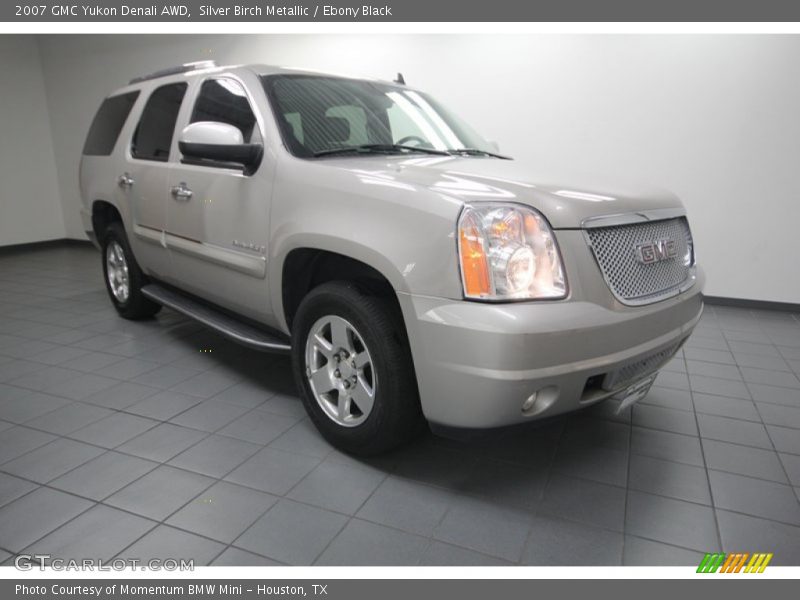 Silver Birch Metallic / Ebony Black 2007 GMC Yukon Denali AWD