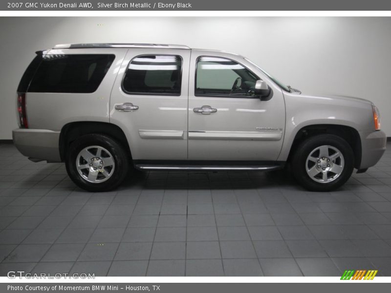 Silver Birch Metallic / Ebony Black 2007 GMC Yukon Denali AWD